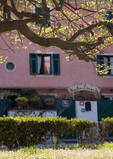 Bed and Breakfast Vecchia Locanda Sarzana Exterior foto