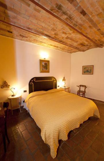 Bed and Breakfast Vecchia Locanda Sarzana Zimmer foto